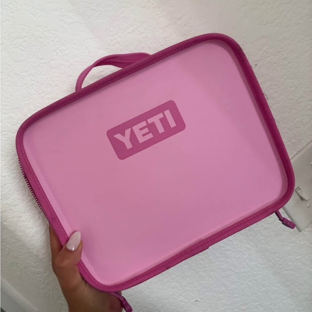 YETI Pink Daytrip Lunch box